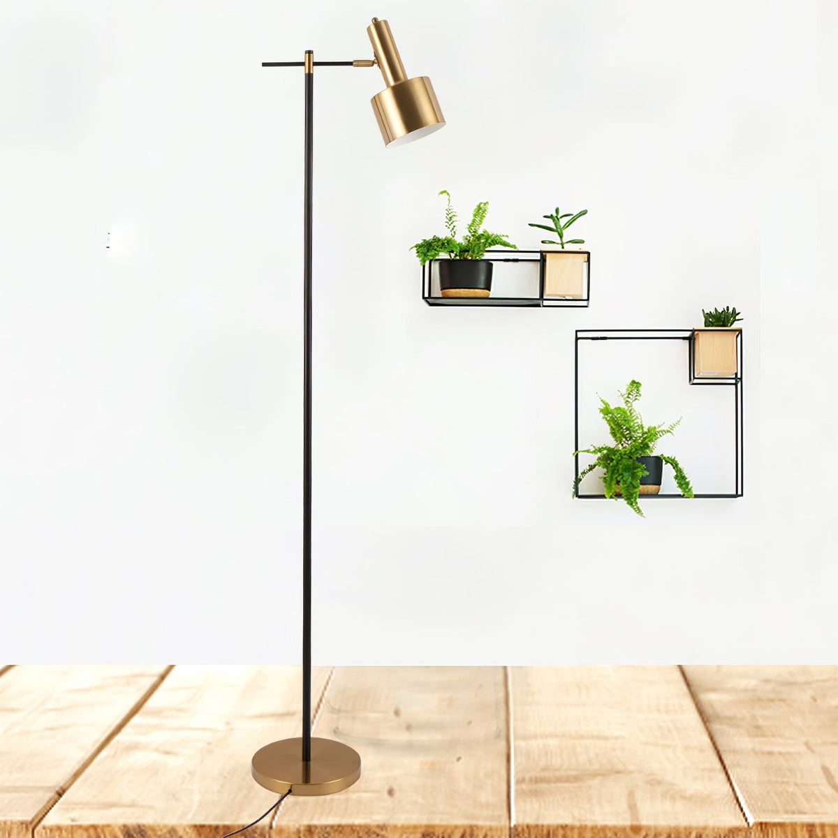 Charlie moderne vloerlamp met goudkleurige afwerking