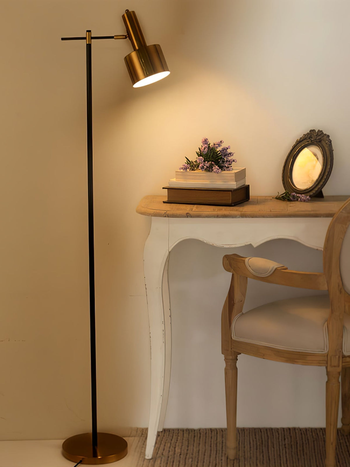 Charlie moderne vloerlamp met goudkleurige afwerking
