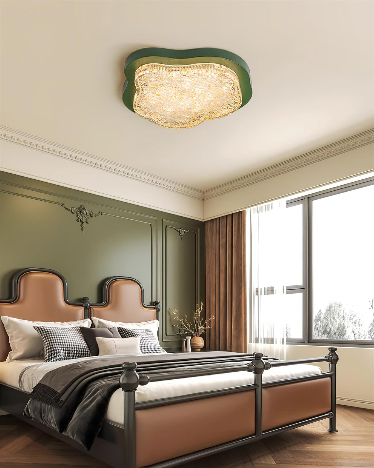 Plafondlamp met onregelmatige vorm van hars en goudbladeren, moderne kunst in groen