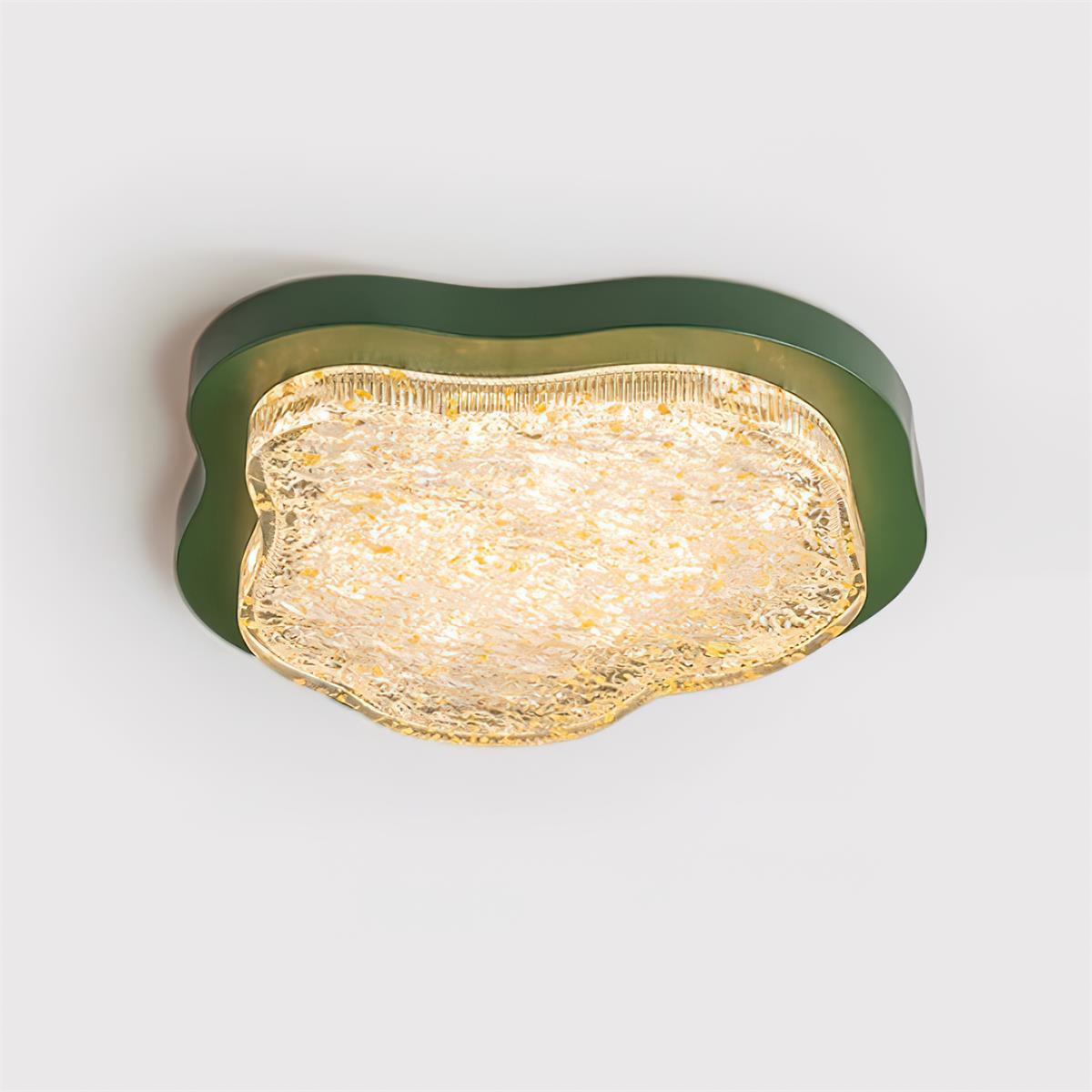 Plafondlamp met onregelmatige vorm van hars en goudbladeren, moderne kunst in groen
