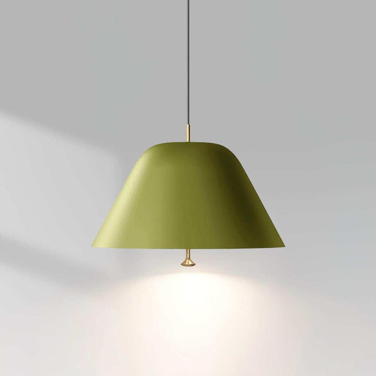 Moderne hanglamp met metalen kap in groen en wit minimalistisch