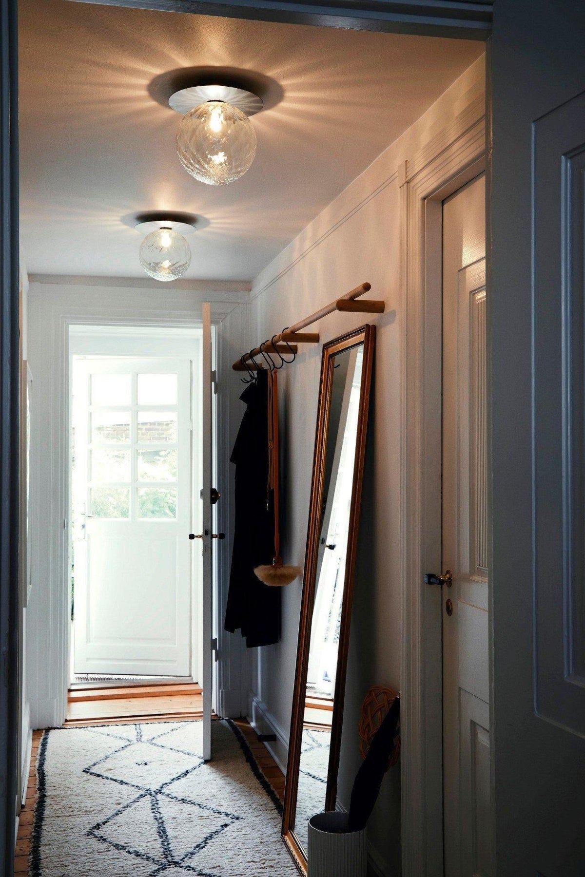 Nifte wandlamp Ronde Schijf Mondblaasglas Minimalistisch met bolvormige kap
