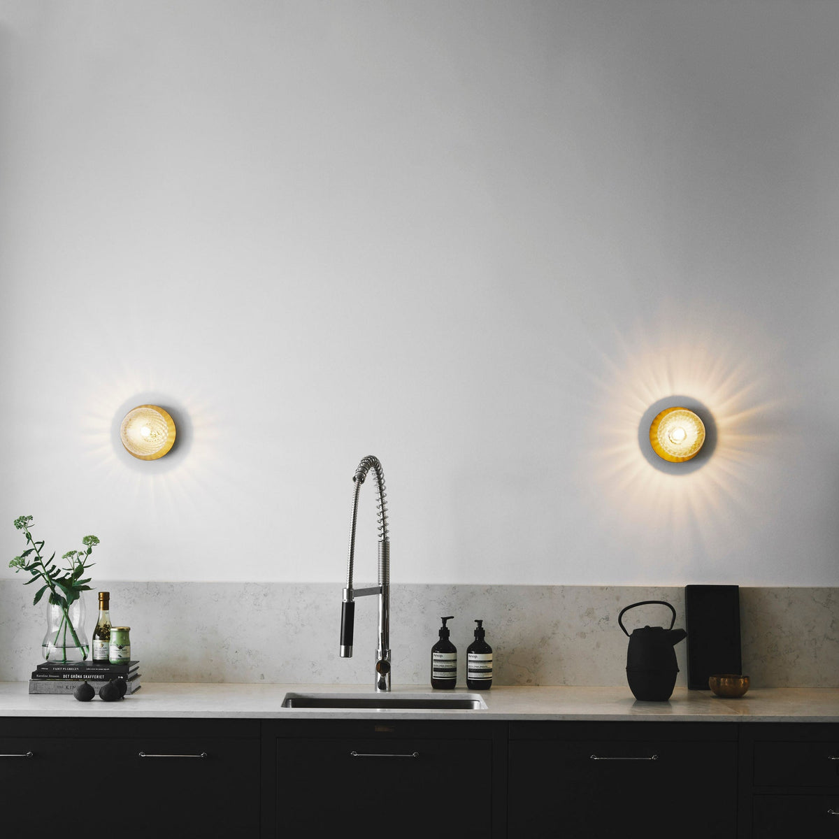 Nifte wandlamp Ronde Schijf Mondblaasglas Minimalistisch met bolvormige kap