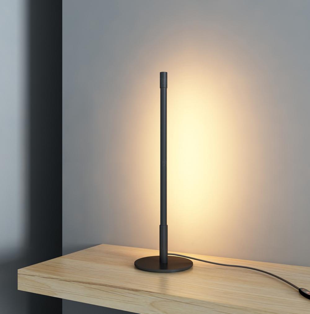 Riven minimalistische tafellamp