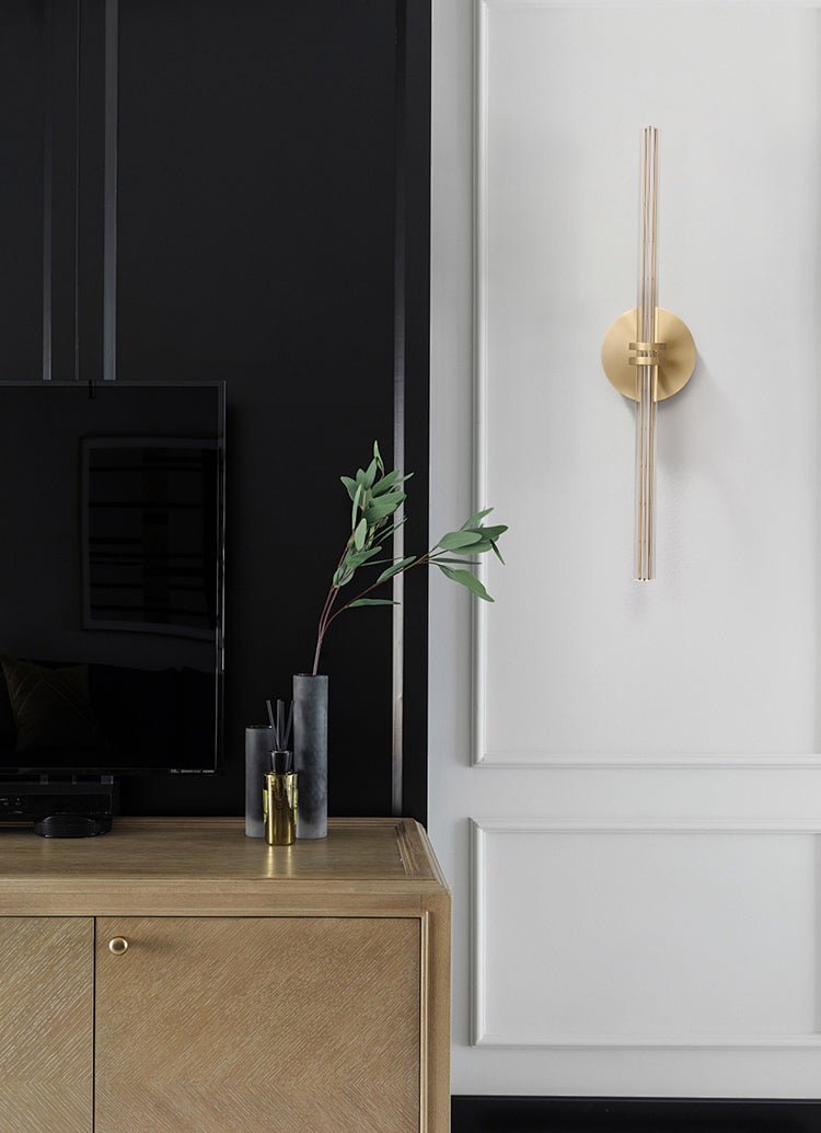 Orineraria Minimalistische wandlamp van metaal met lineaire vorm