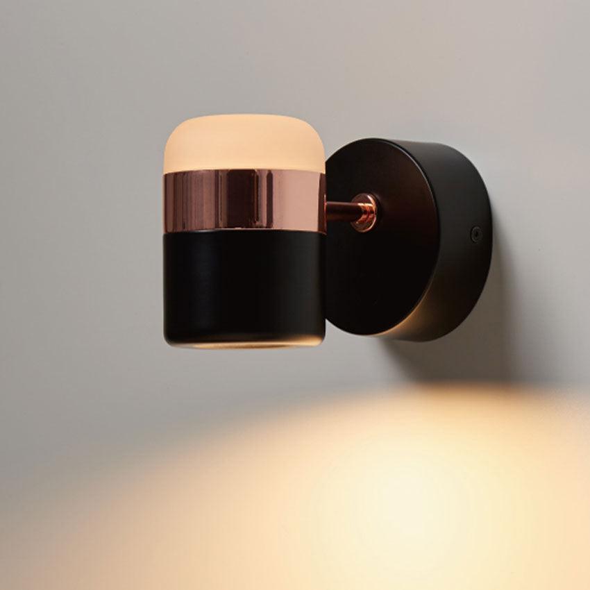 Liorinora wandlamp zwart met matglas en verstelbare kop