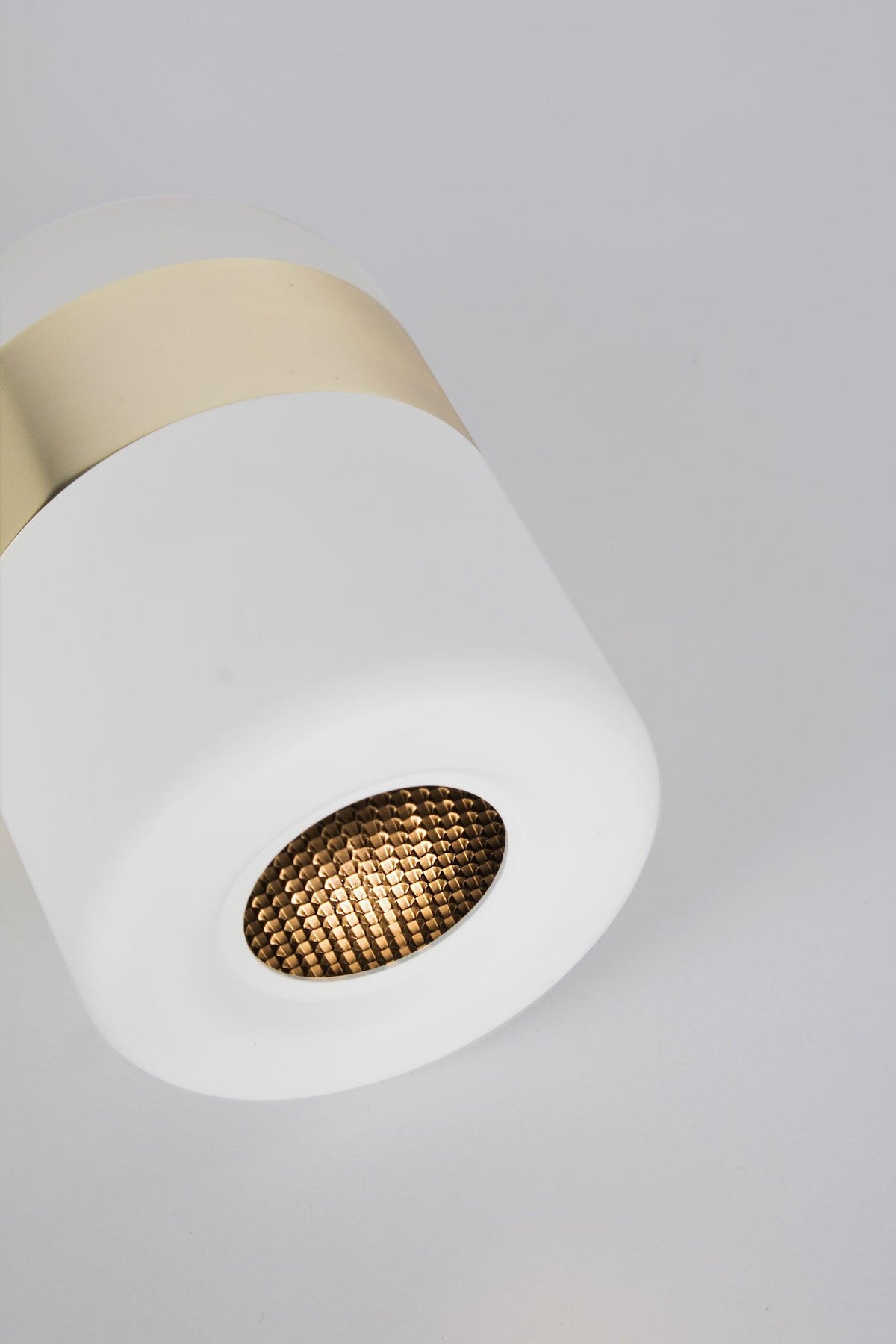 Liorinora wandlamp zwart met matglas en verstelbare kop