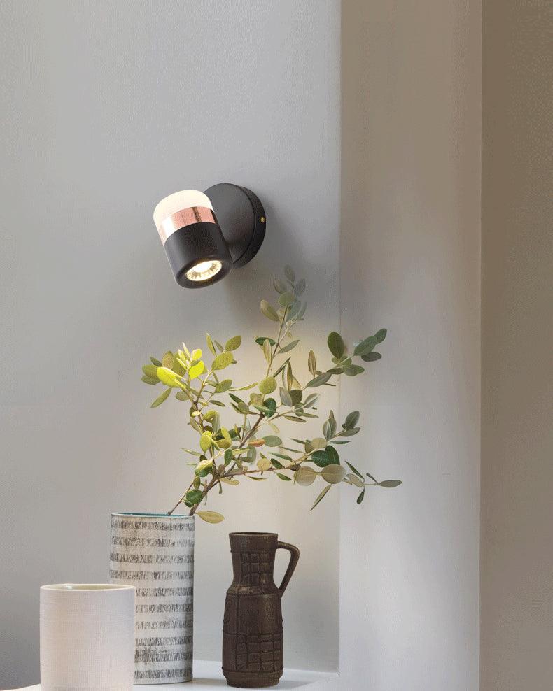 Liorinora wandlamp zwart met matglas en verstelbare kop