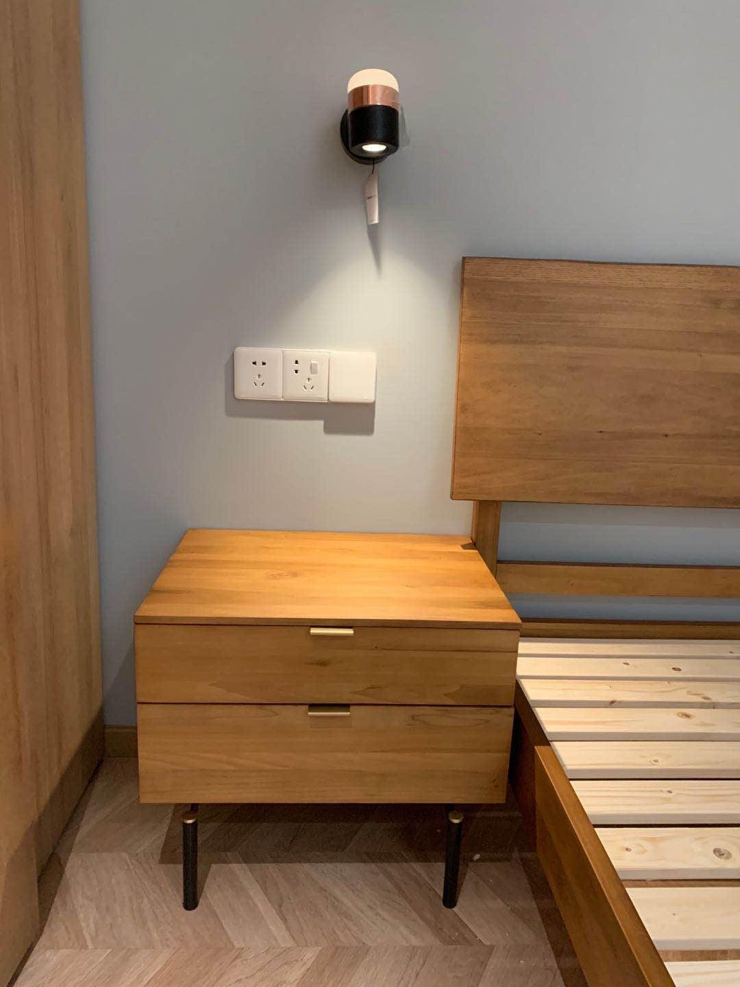 Liorinora wandlamp zwart met matglas en verstelbare kop