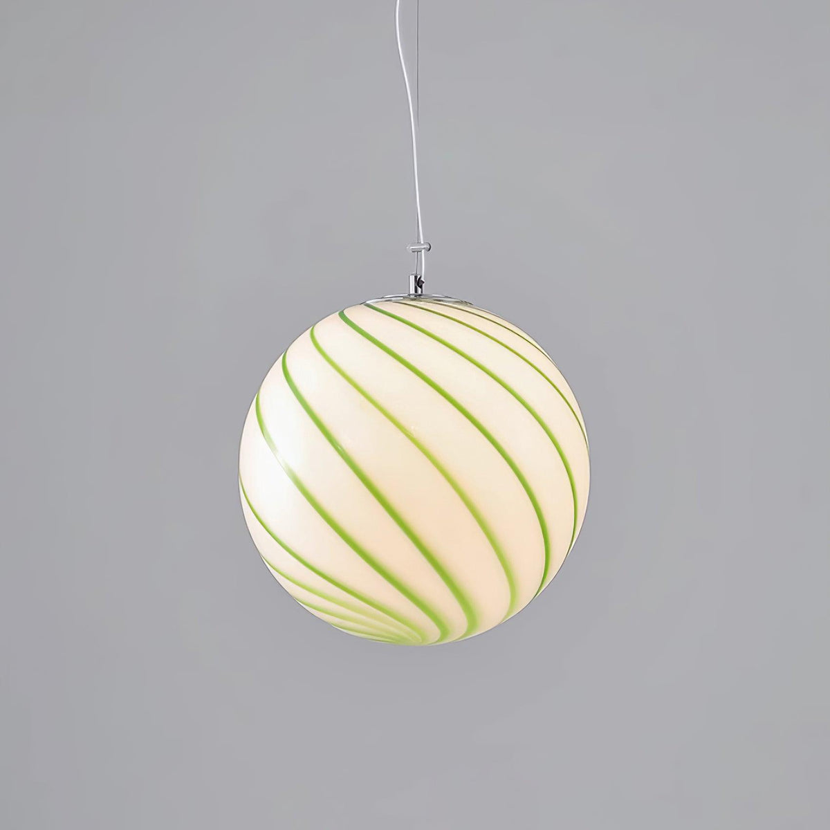 Kairo hanglamp met glazen bol en groene spiraalstrepen