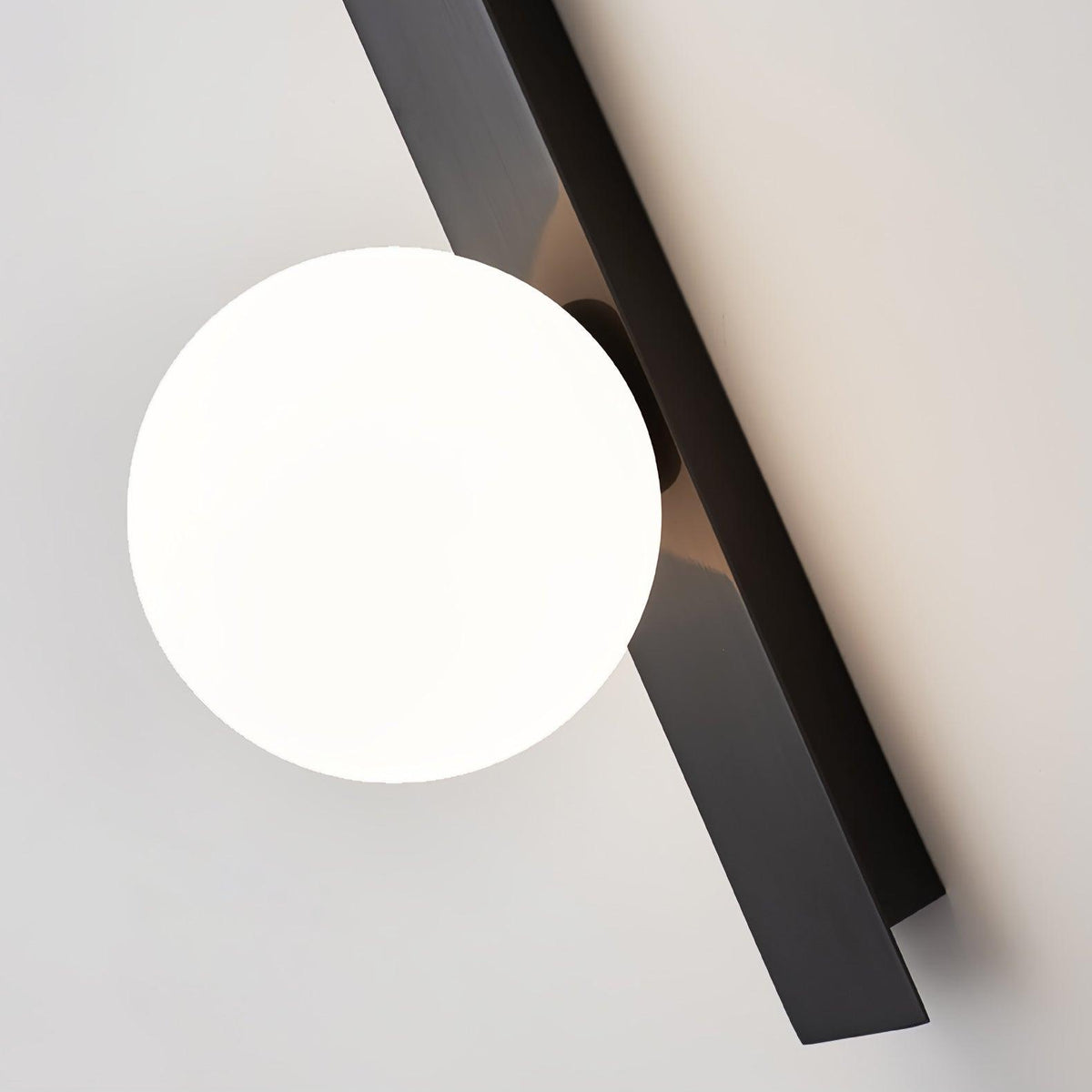 Aloz wandlamp van messing glas minimalistisch