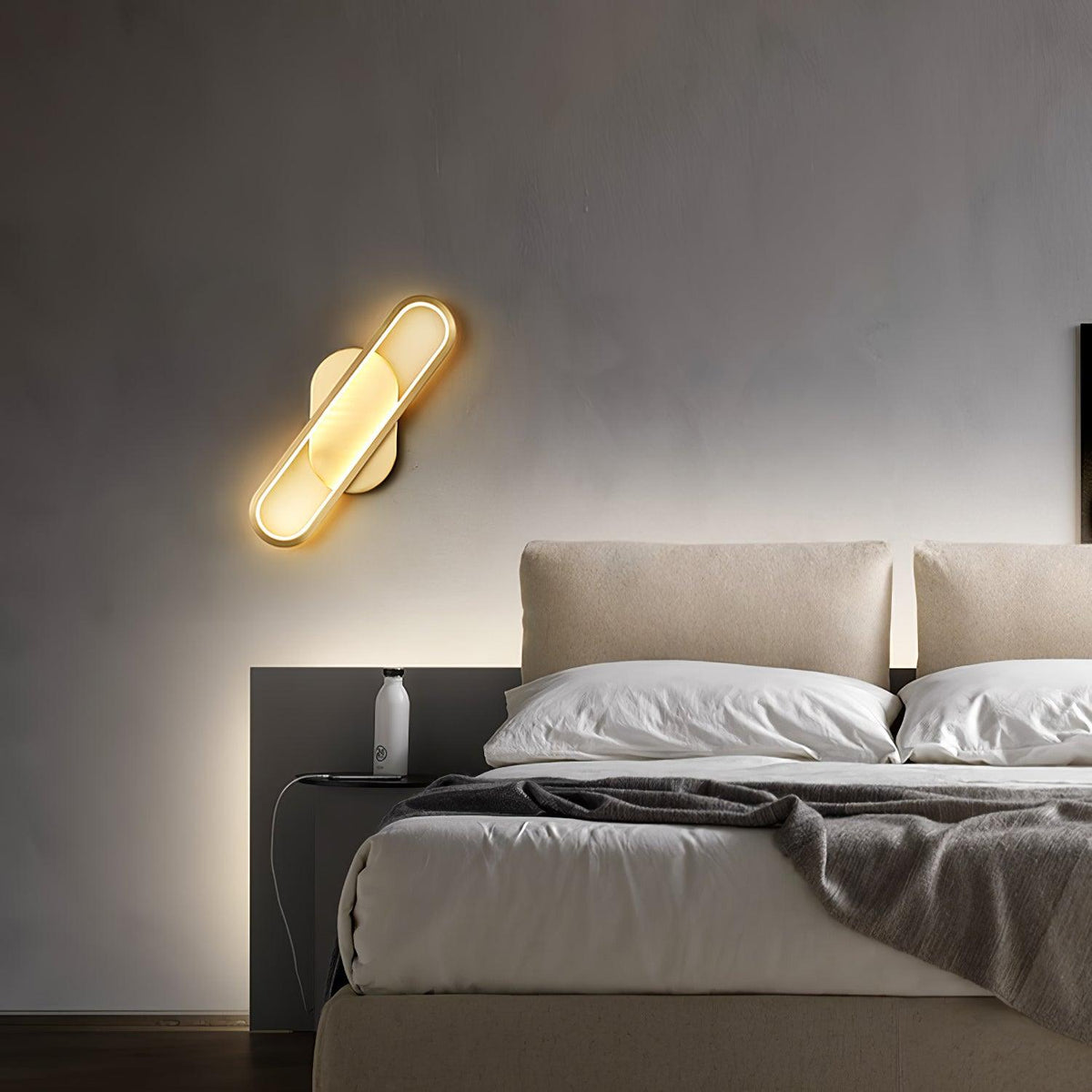 Dhu klassieke Lange Ova wandlamp van messing