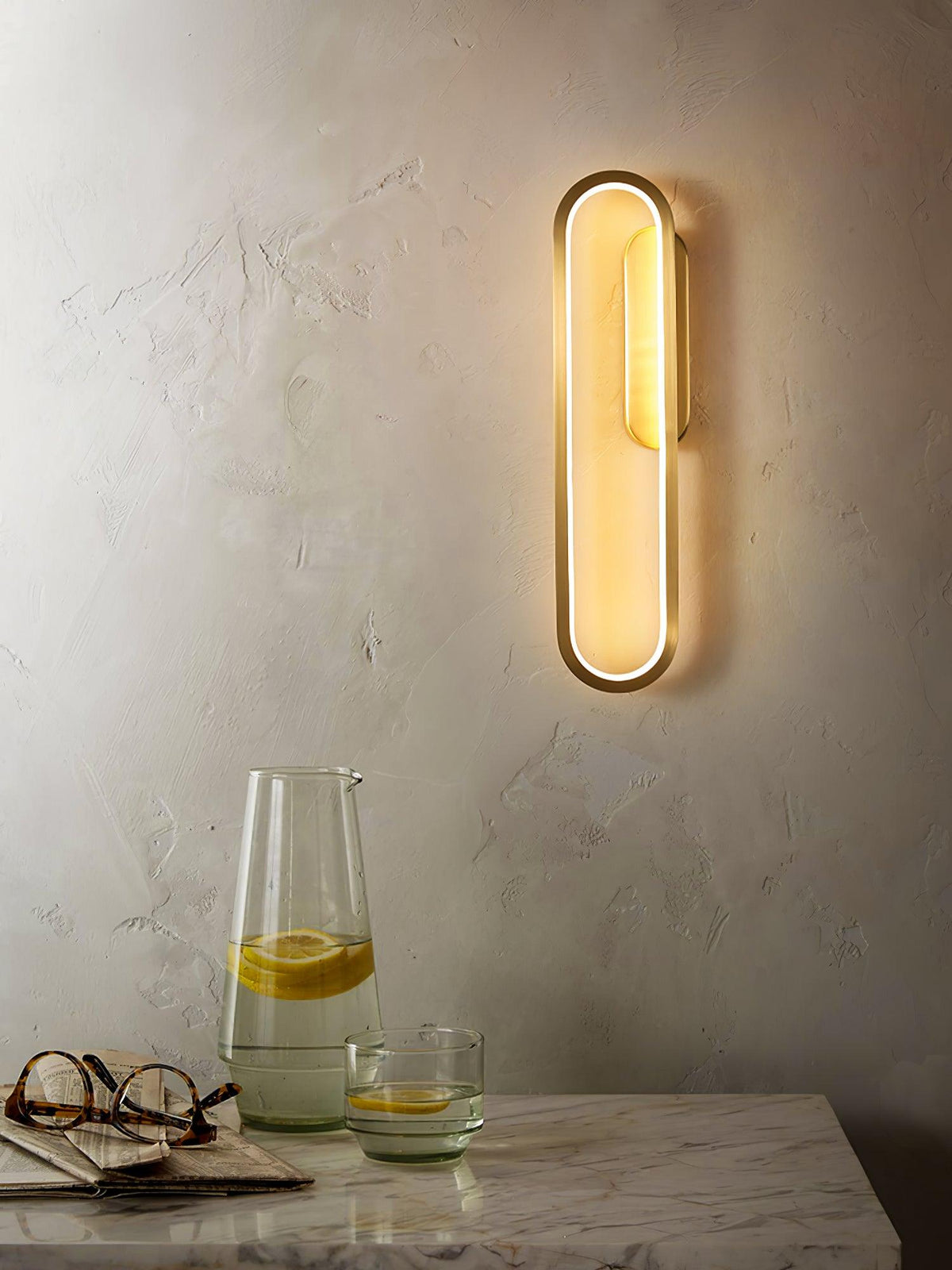 Dhu klassieke Lange Ova wandlamp van messing