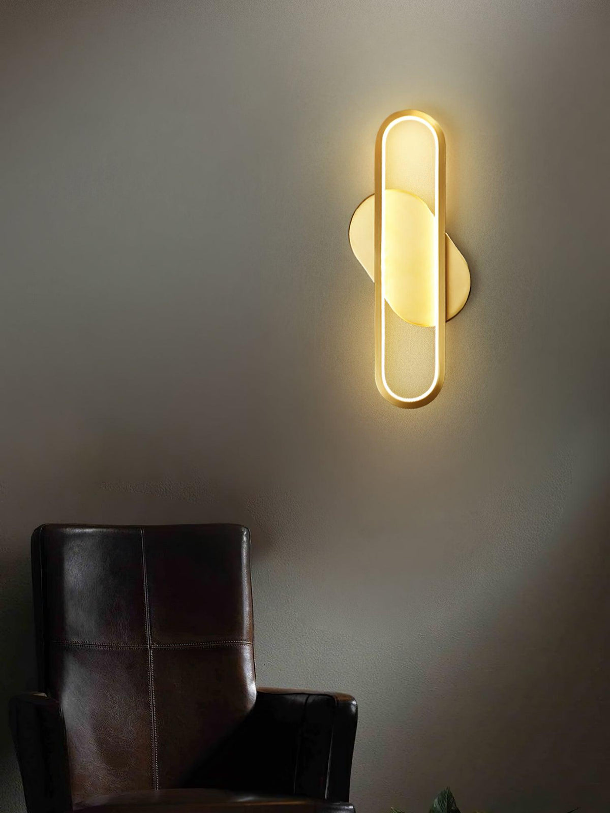 Dhu klassieke Lange Ova wandlamp van messing