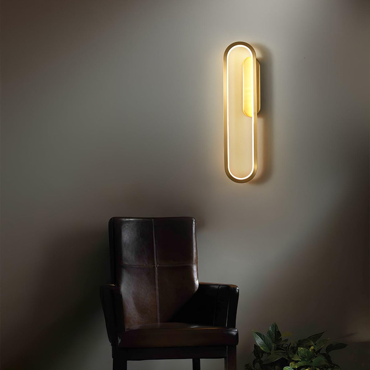 Dhu klassieke Lange Ova wandlamp van messing