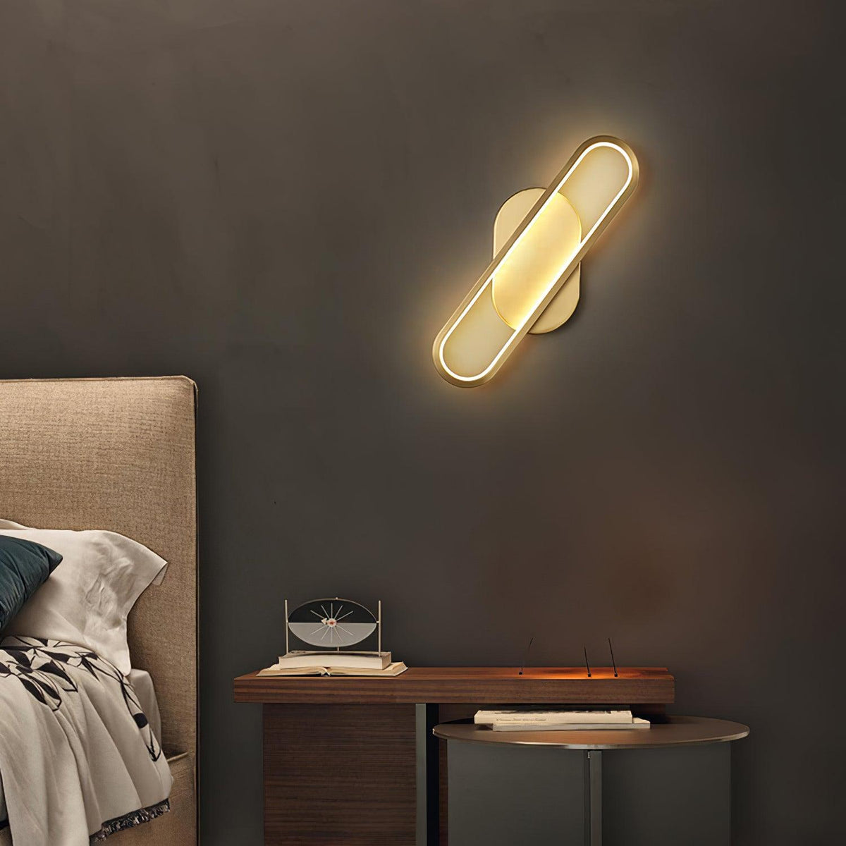 Dhu klassieke Lange Ova wandlamp van messing