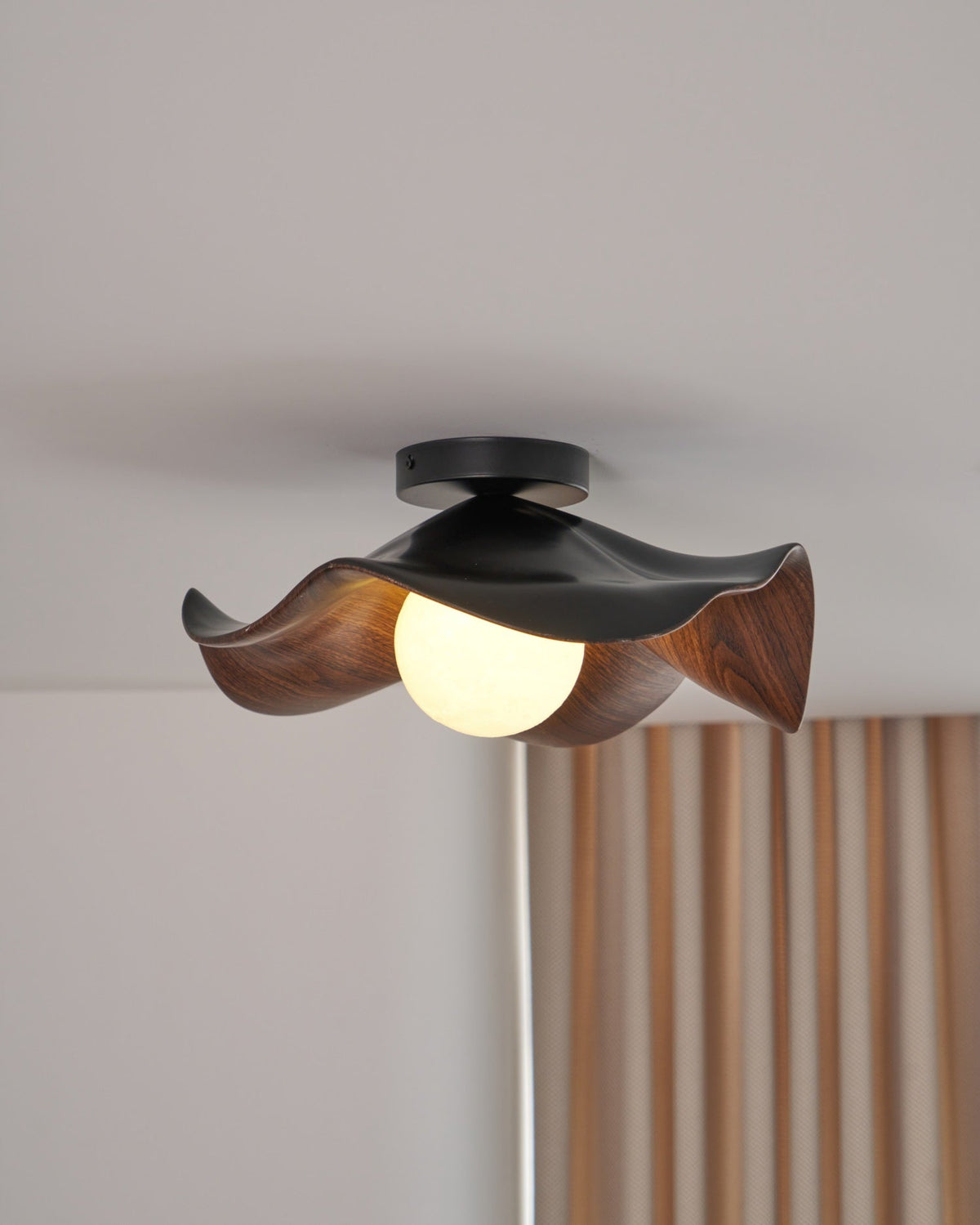 Belenor plafondlamp Lotus Leaf met witte afwerking en hout