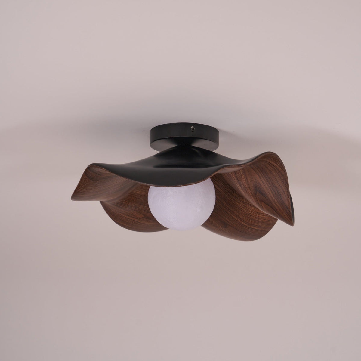 Belenor plafondlamp Lotus Leaf met witte afwerking en hout