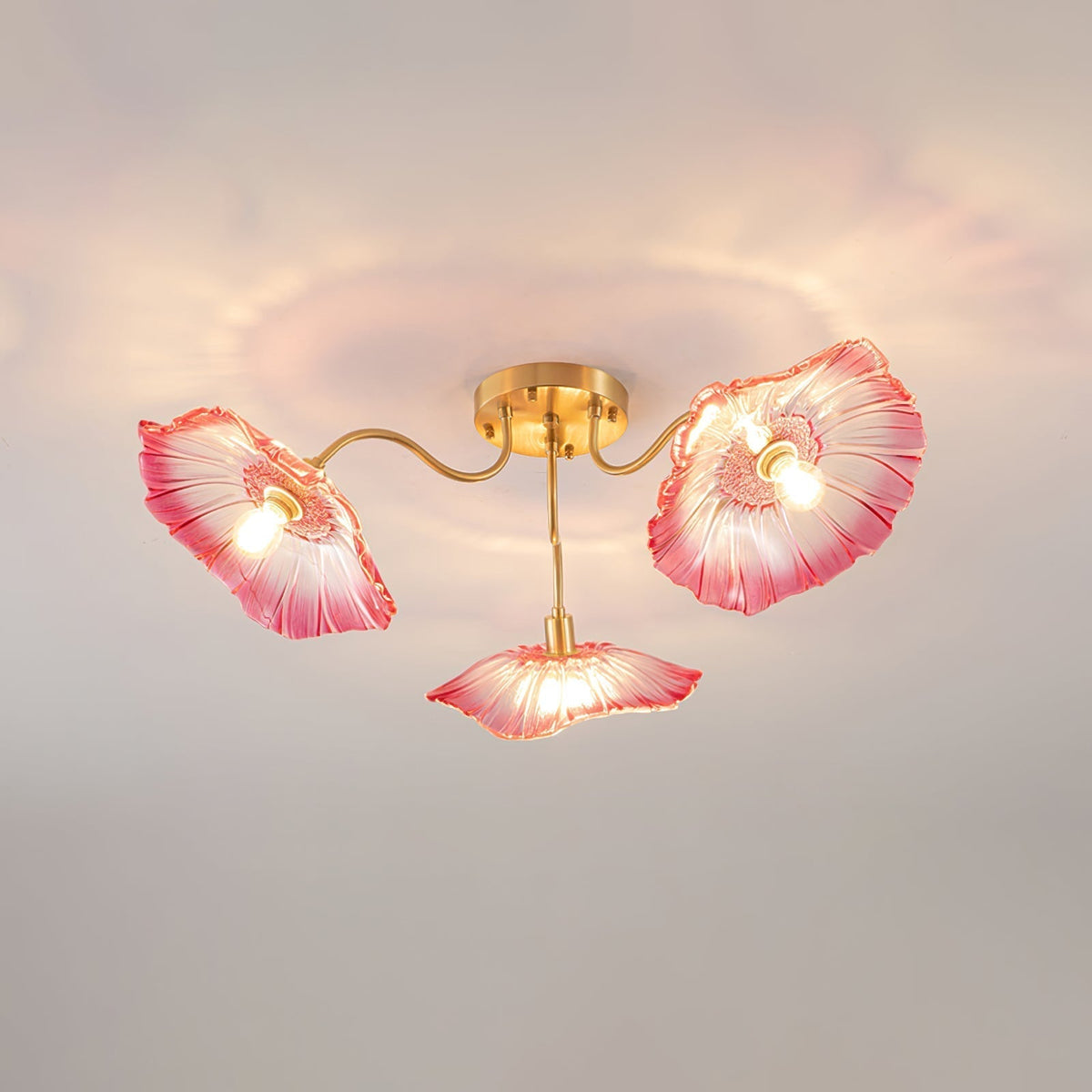 Lioruina messing plafondlamp van glas met bladglas en goudkleurige afwerking