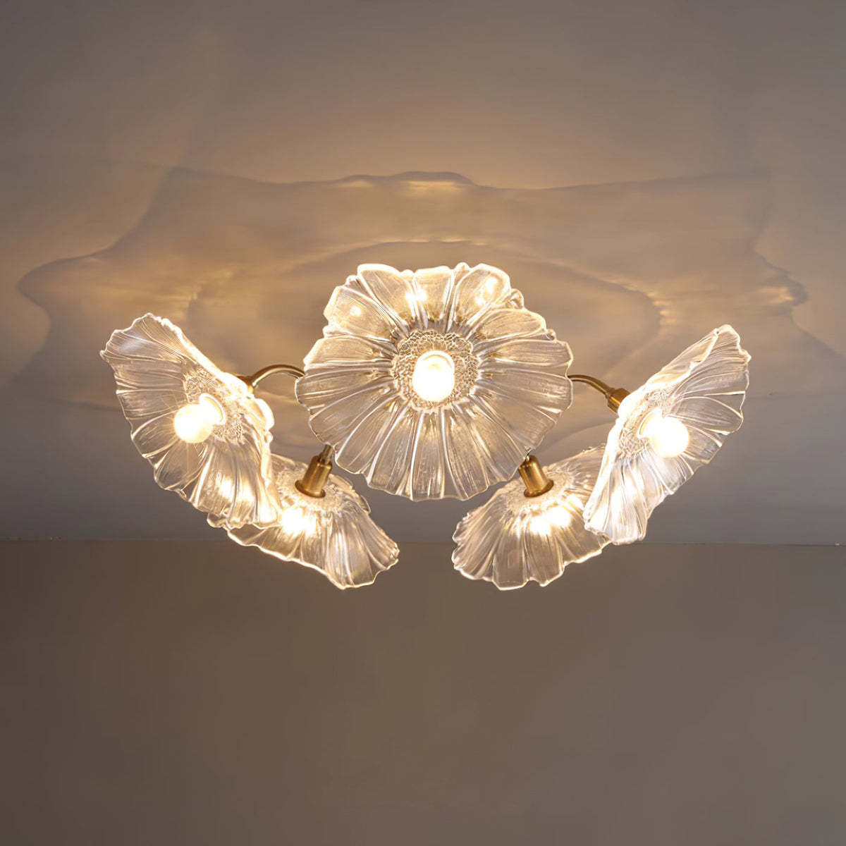 Lioruina messing plafondlamp van glas met bladglas en goudkleurige afwerking