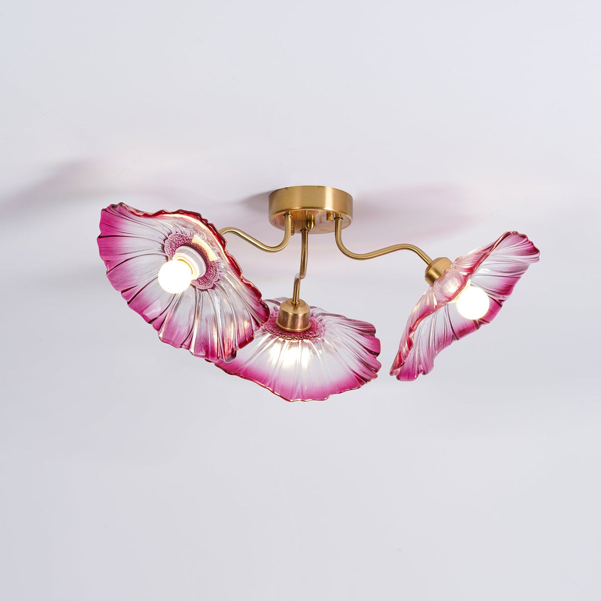 Lioruina messing plafondlamp van glas met bladglas en goudkleurige afwerking