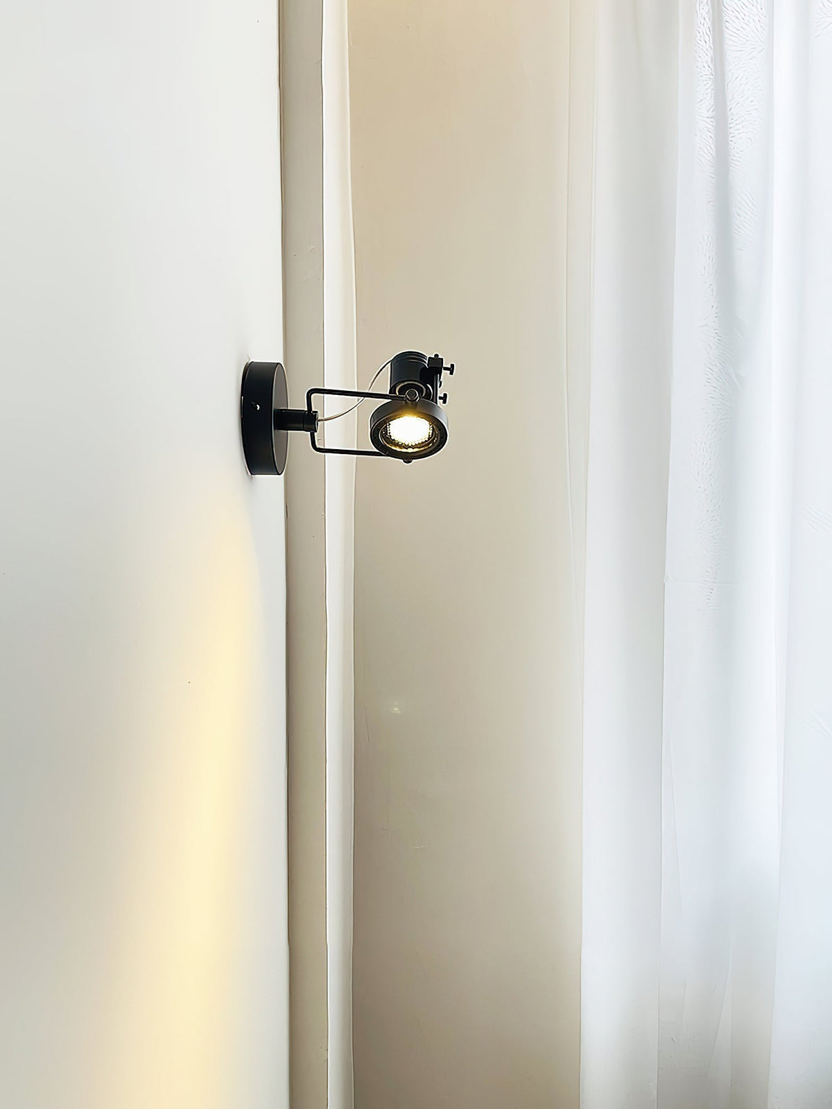 Torven plafondlamp nikkel lampenkap minimalistisch spotlicht woonkamer