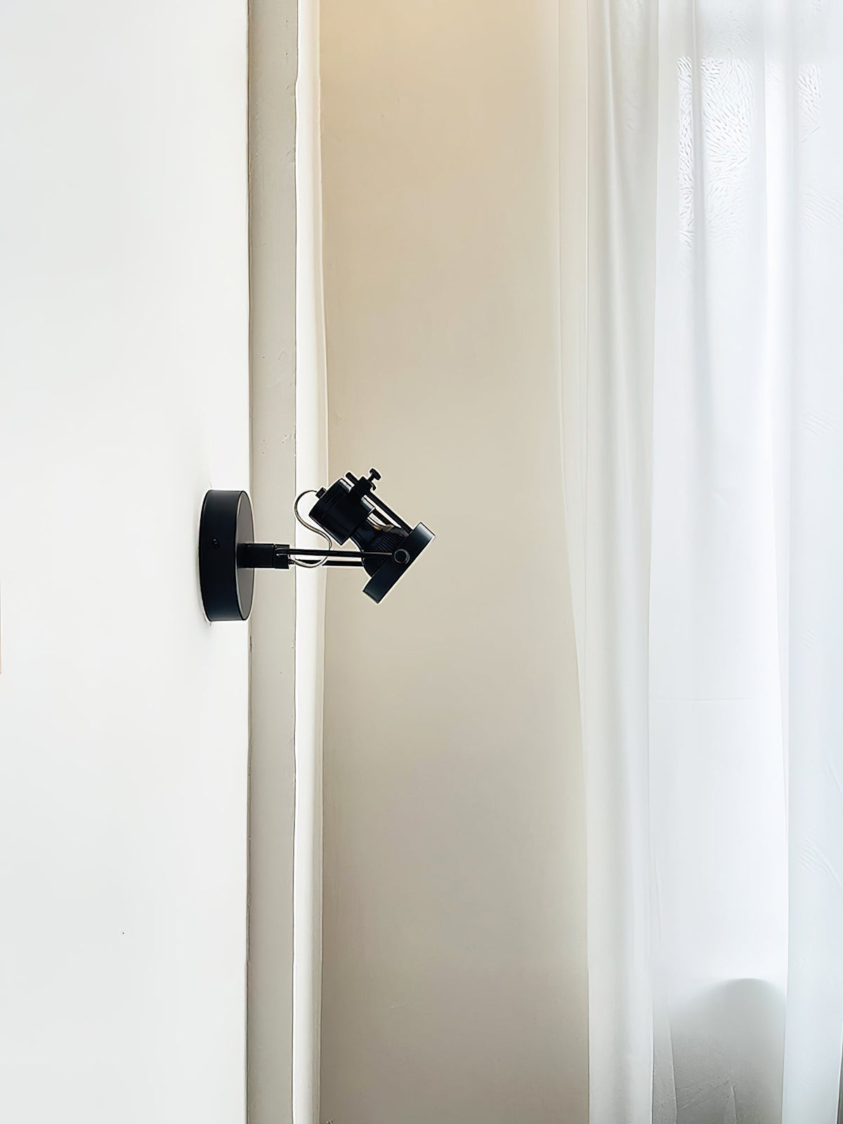 Torven plafondlamp nikkel lampenkap minimalistisch spotlicht woonkamer