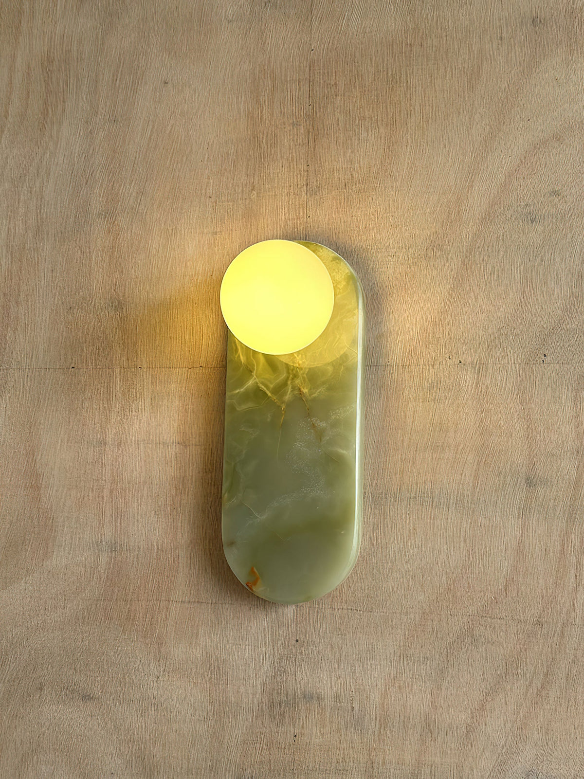 Viraalaya wandlamp