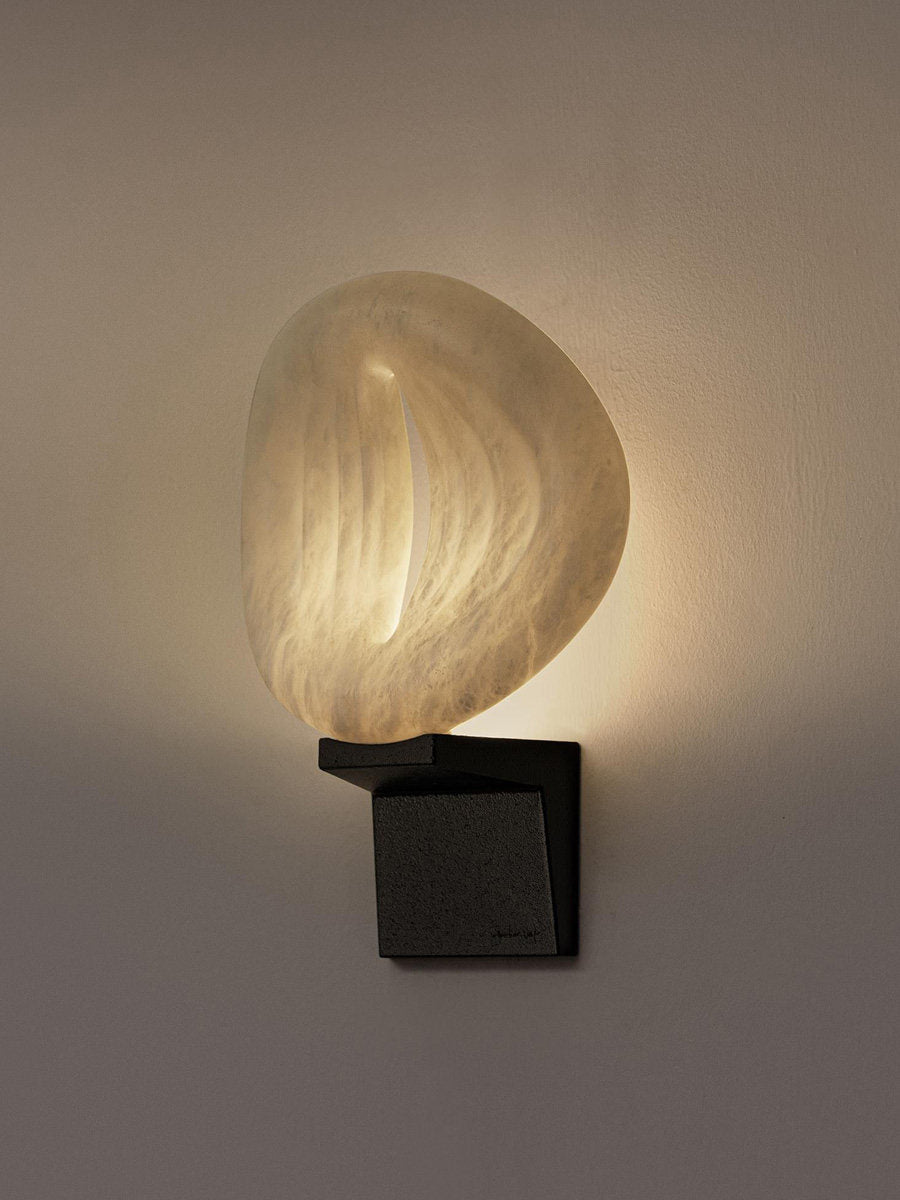 Eirion Rift albasten wandlamp