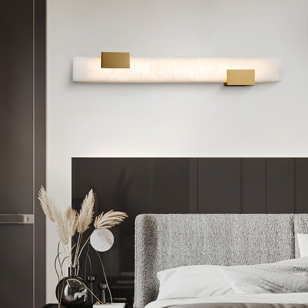 Eos Linear albasten wandlamp