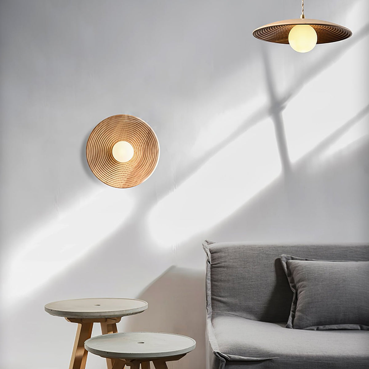 Aldenise Noordse kunst Contour wandlamp van walnoothout