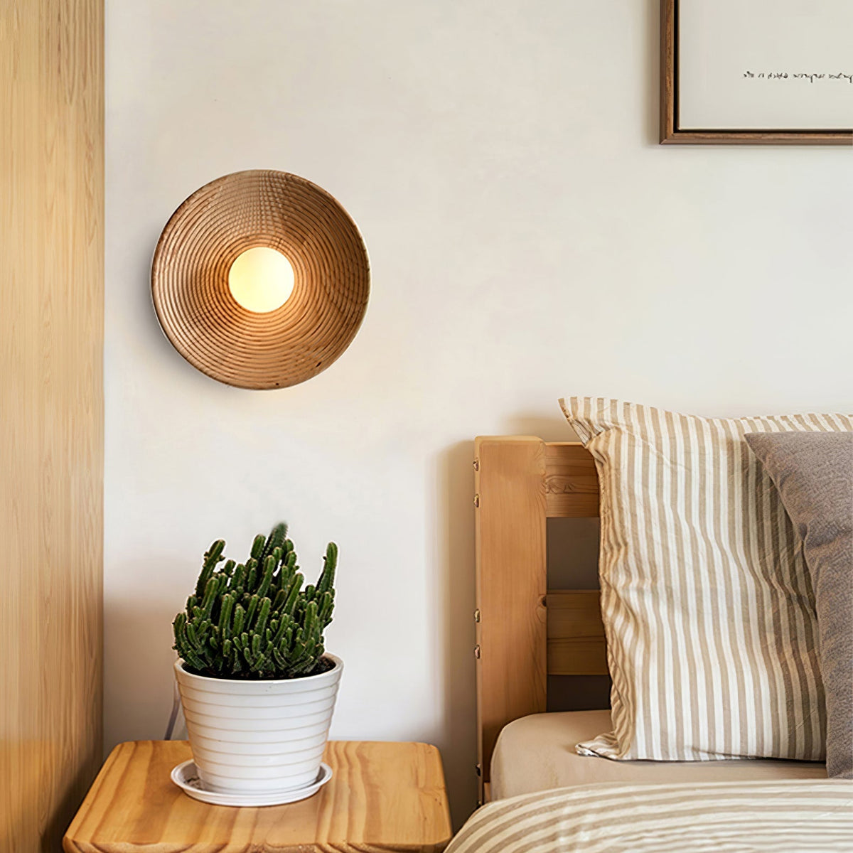 Aldenise Noordse kunst Contour wandlamp van walnoothout