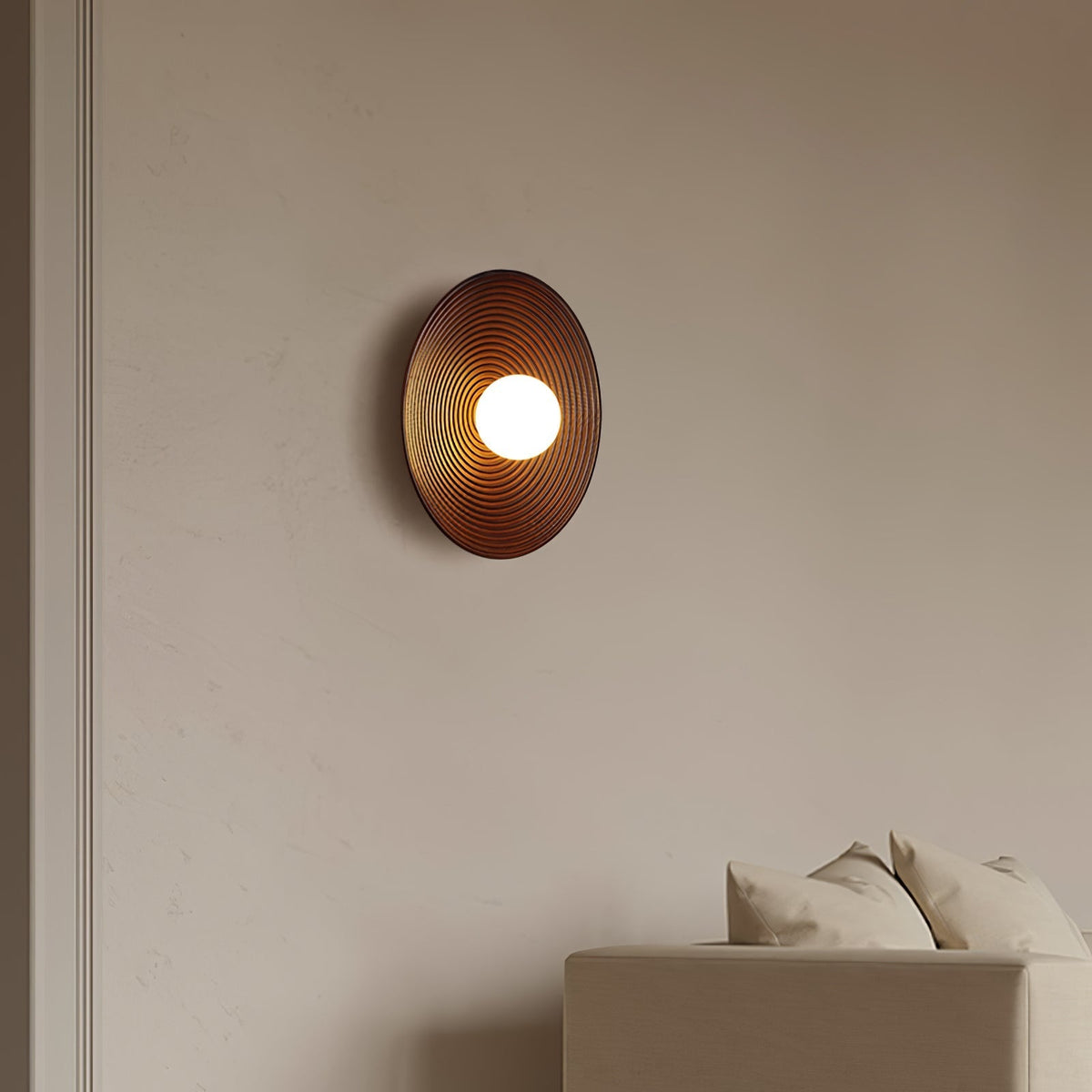 Aldenise Noordse kunst Contour wandlamp van walnoothout