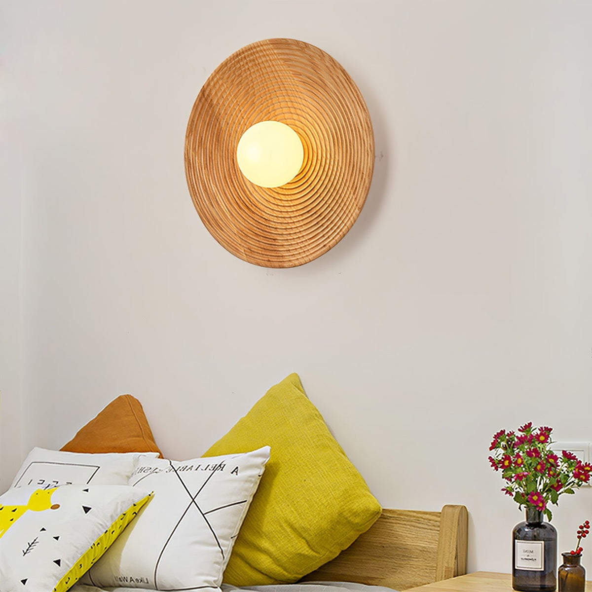 Aldenise Noordse kunst Contour wandlamp van walnoothout