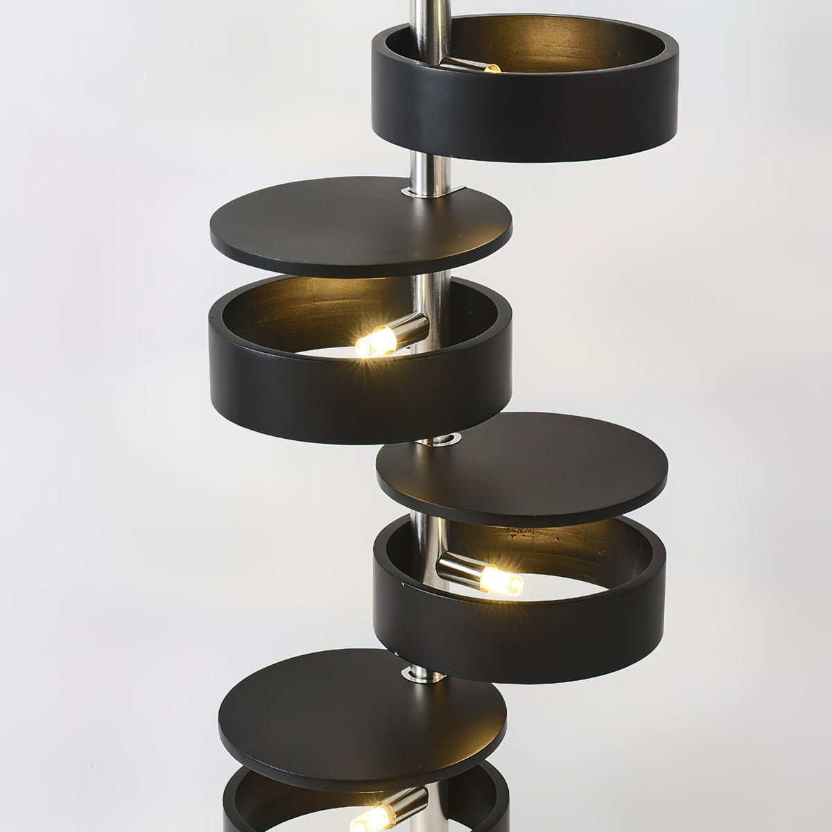 Lynix houten vloerlamp