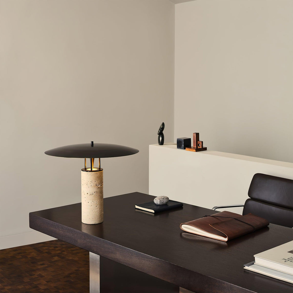 Eara Disc-Pillar travertin tafellamp