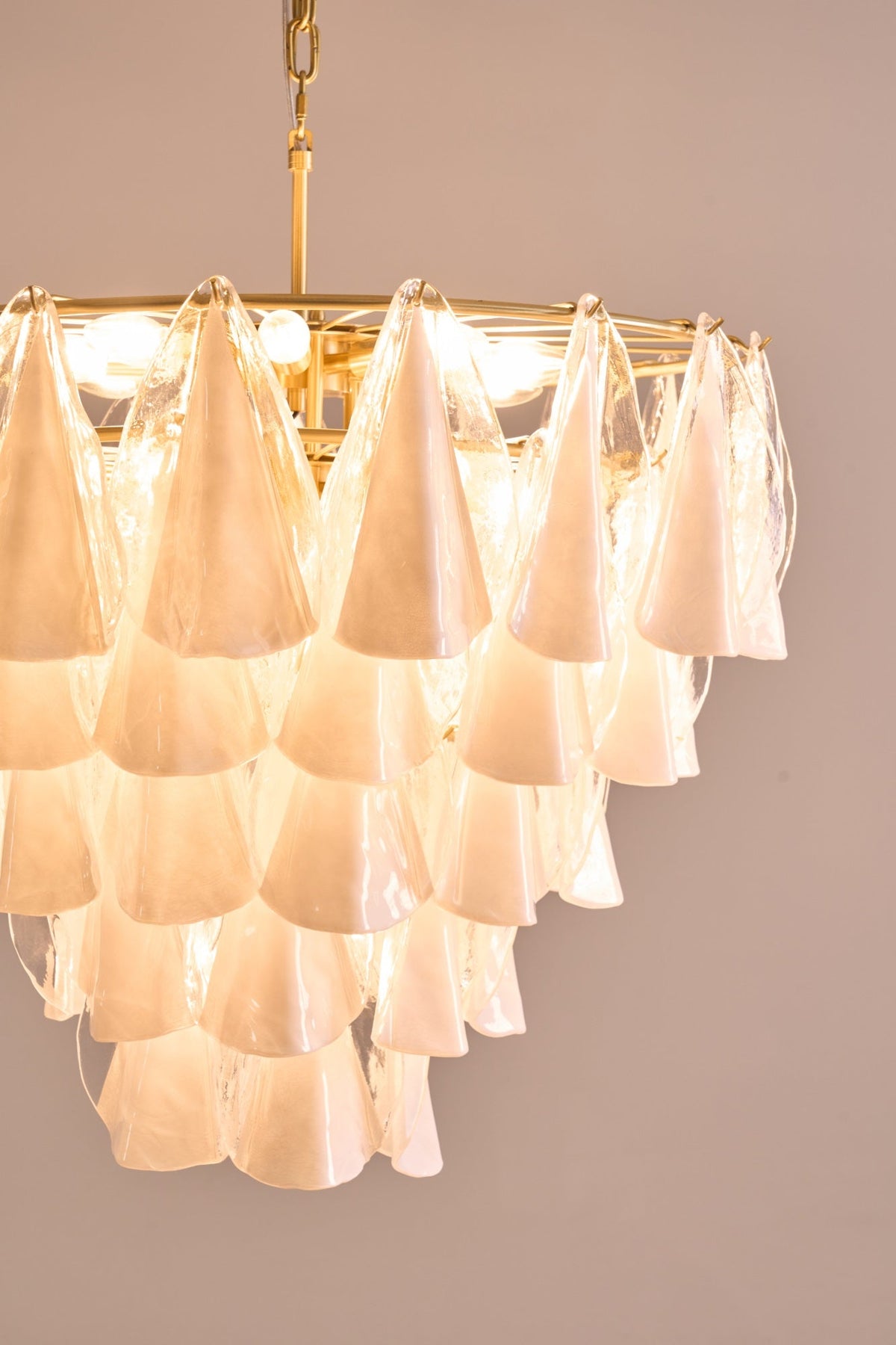 Eiririel Kroonluchter Wit Bloemblaad glas Gelaagd Modern