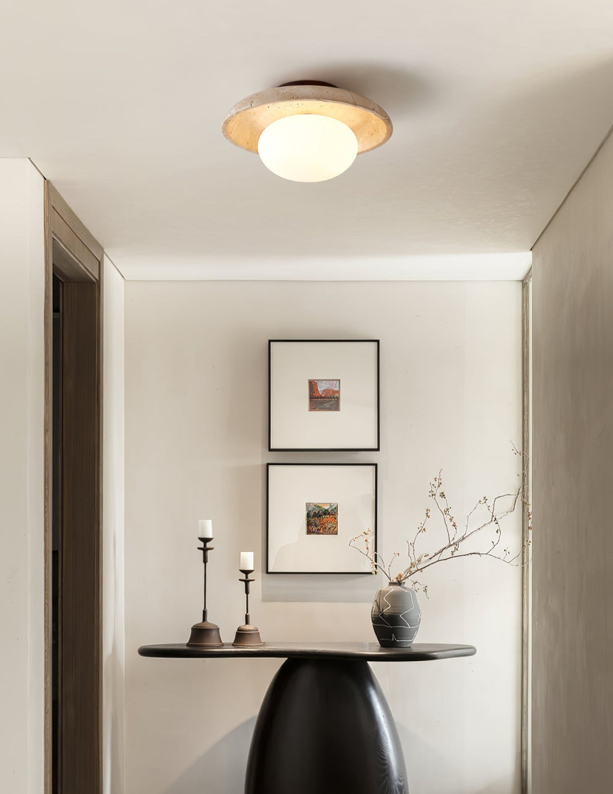 Tavaiella minimalistische plafondlamp in travertin