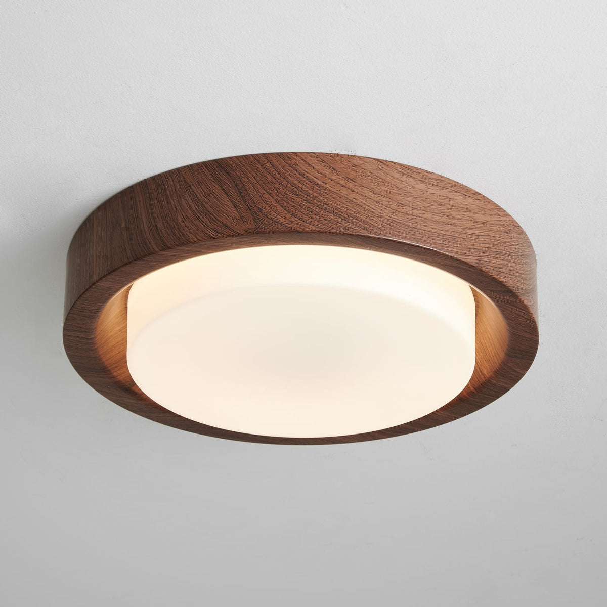 Sylaeon Minimalistische plafondlamp van walnoothout