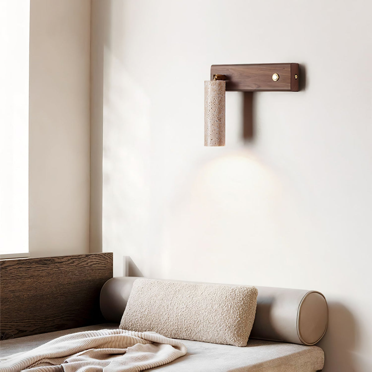 Valeaya cilindrische wandlamp van geel travertin