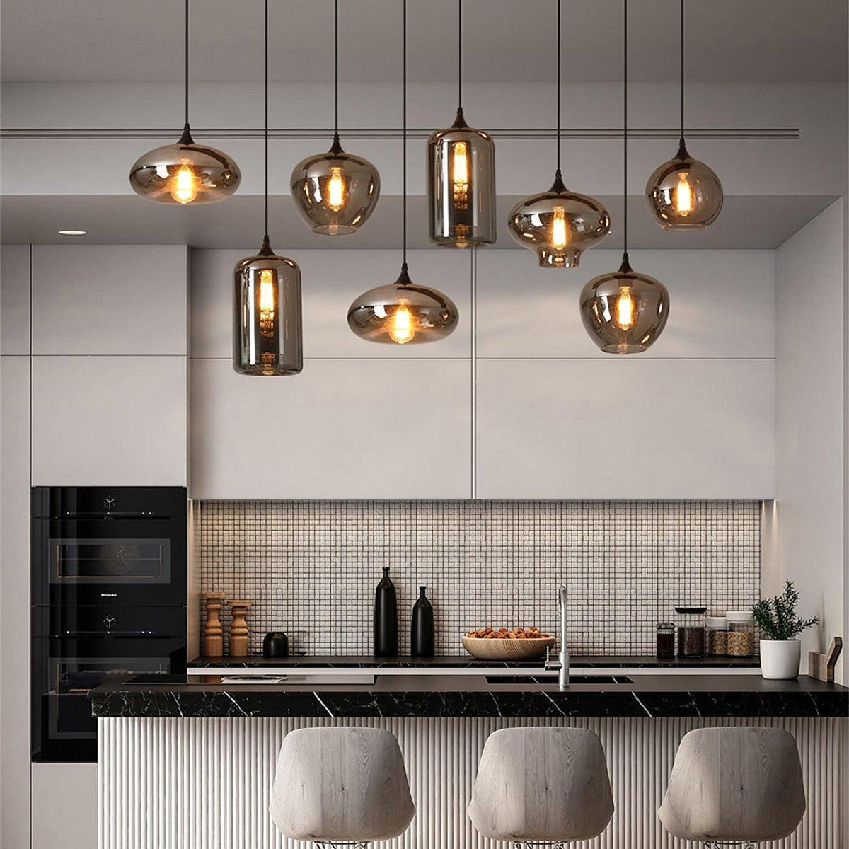 Tevely hanglamp met industriële stijl en glazen kap