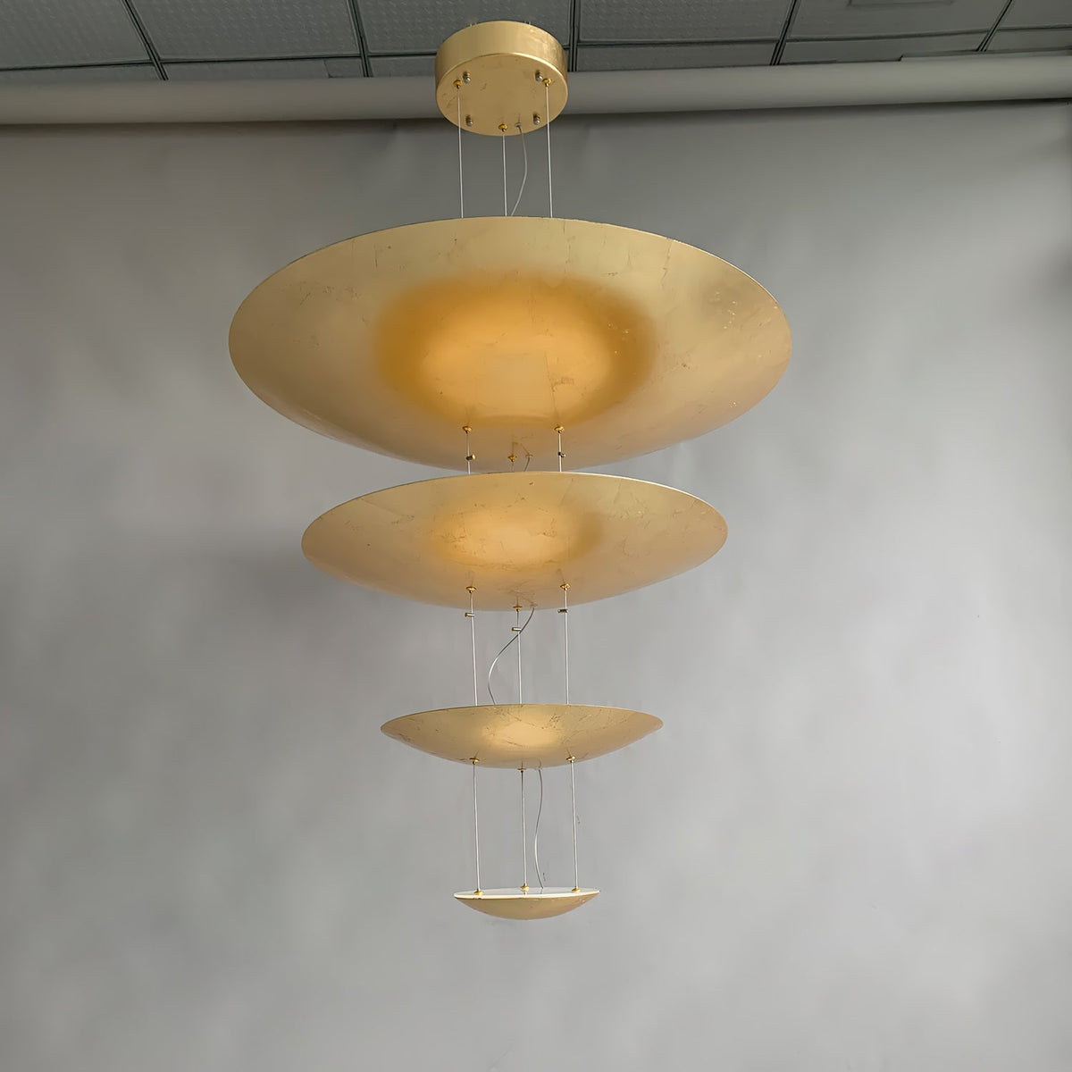 Phelion gelaagde hanglamp van goudfolie