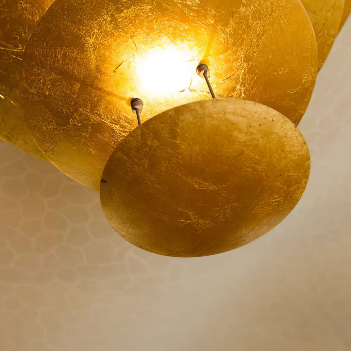 Phelion gelaagde hanglamp van goudfolie