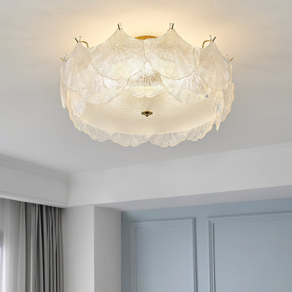 Quineth plafondlamp met cluster van maple-bladeren in glas