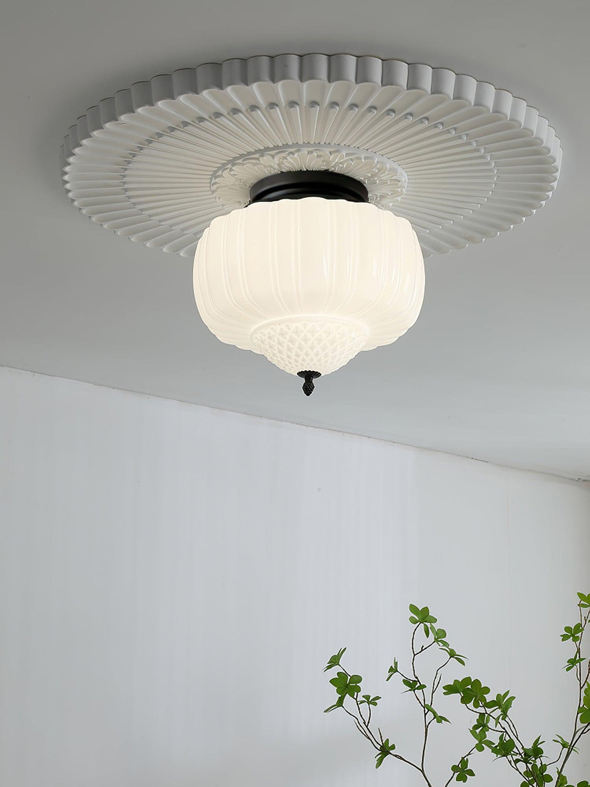 Aveny plafondlamp van glas opalglas gevlinderd koepelvorm vintage