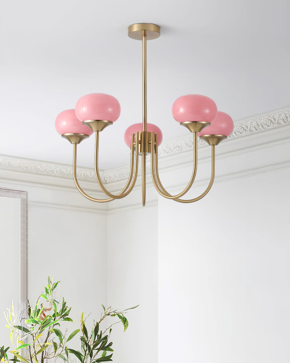Velenian Kroonluchter met Roze Glazen Bolletjes Goud