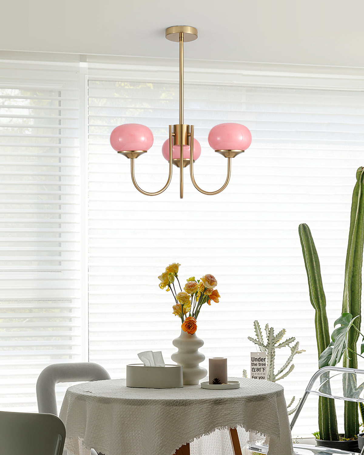 Velenian Kroonluchter met Roze Glazen Bolletjes Goud