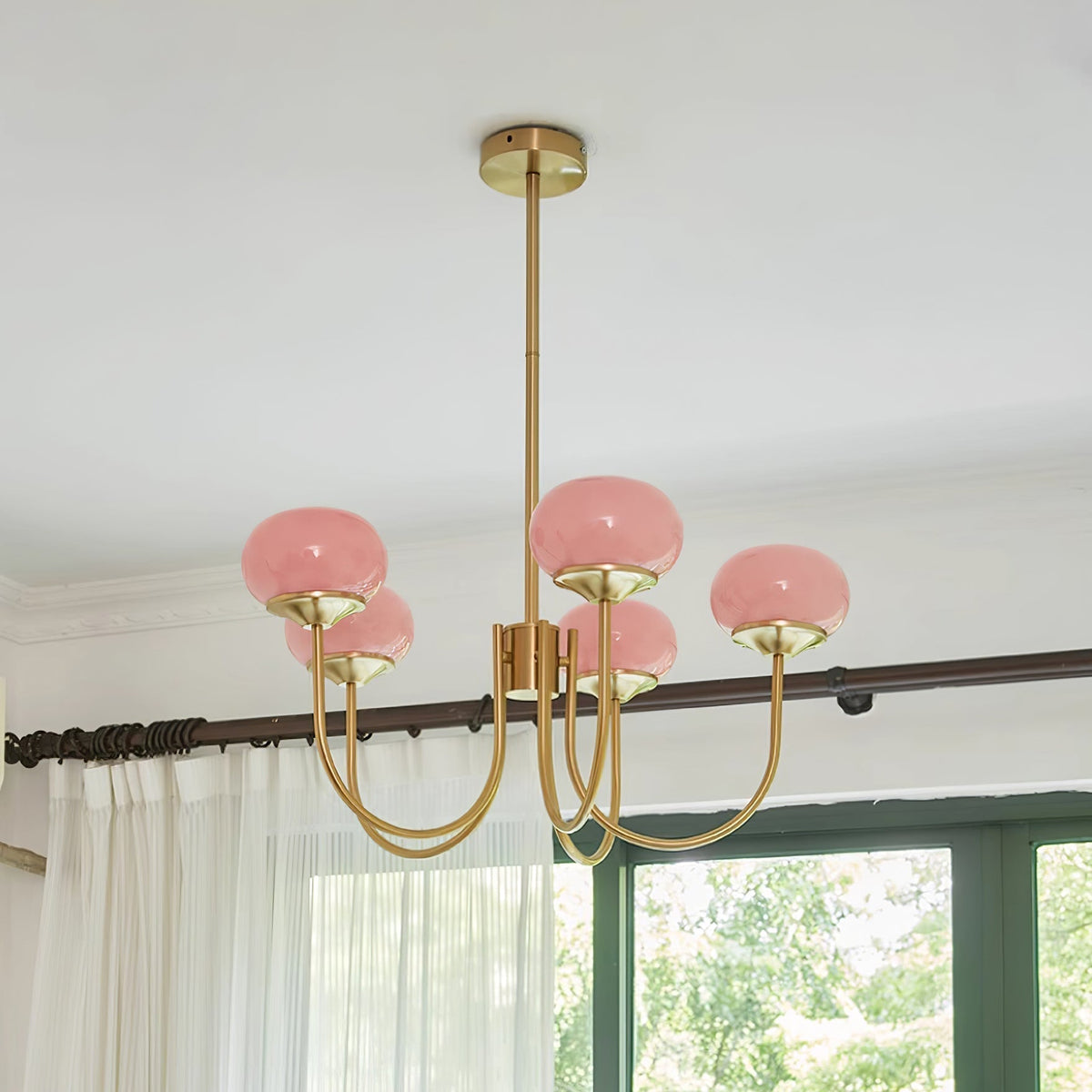 Velenian Kroonluchter met Roze Glazen Bolletjes Goud