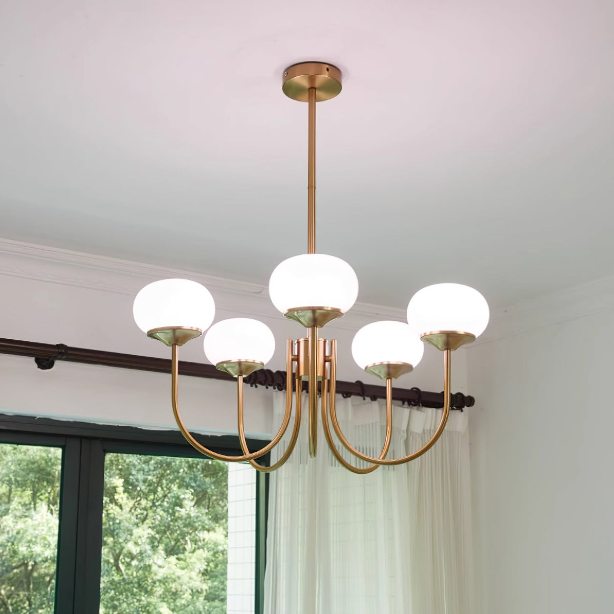 Velenian Kroonluchter met Roze Glazen Bolletjes Goud