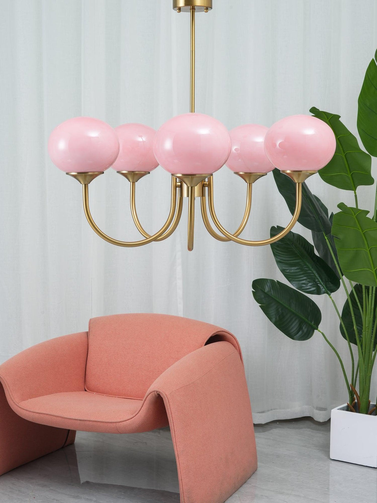Velenian Kroonluchter met Roze Glazen Bolletjes Goud